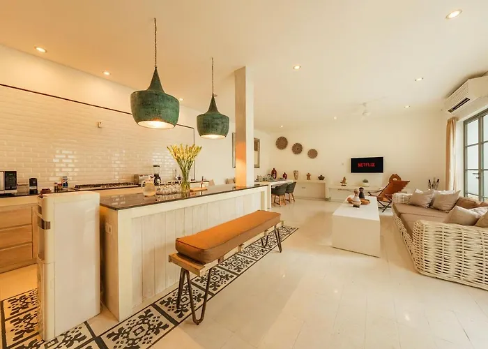 Stylish 3br Escape, 5 Mins To *