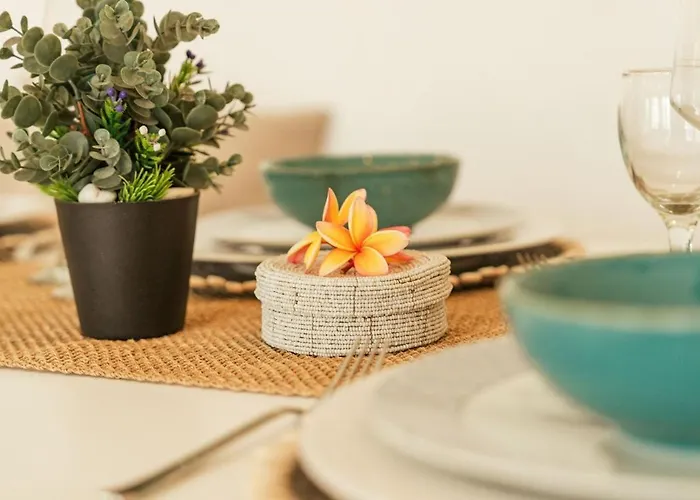 Stylish 3br Escape, 5 Mins To Вилла